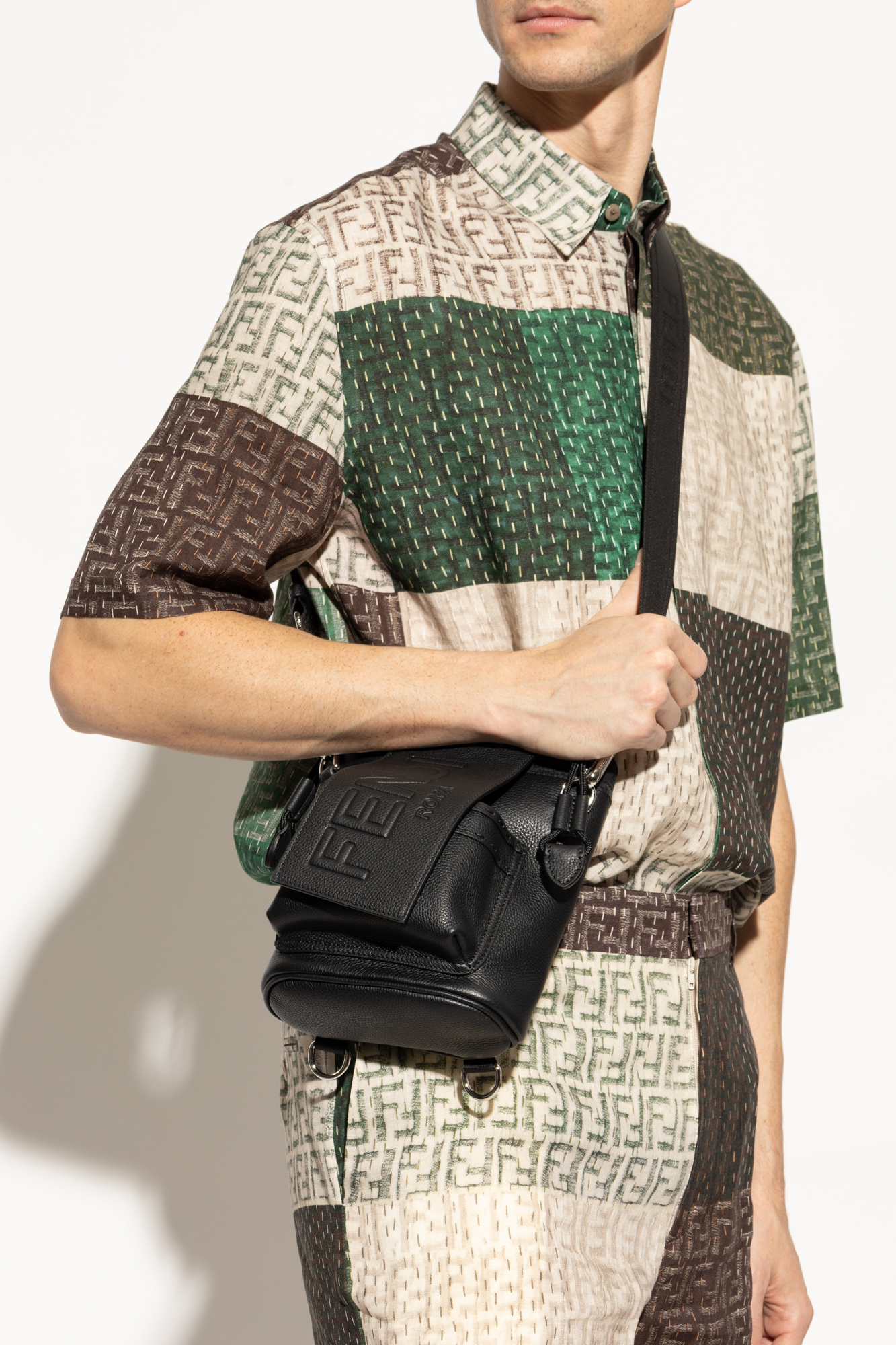 ショルダーバッグ FENDI Men Shoulder bag Black 7VZ086AMAC F0GXN Black Leather shoulder bag Fendi - Vitkac AS